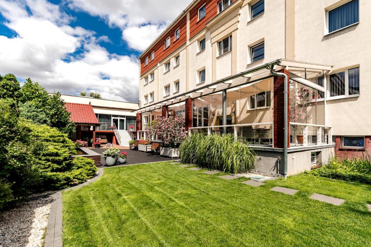 Hotel Almarco Schroda Exterior foto